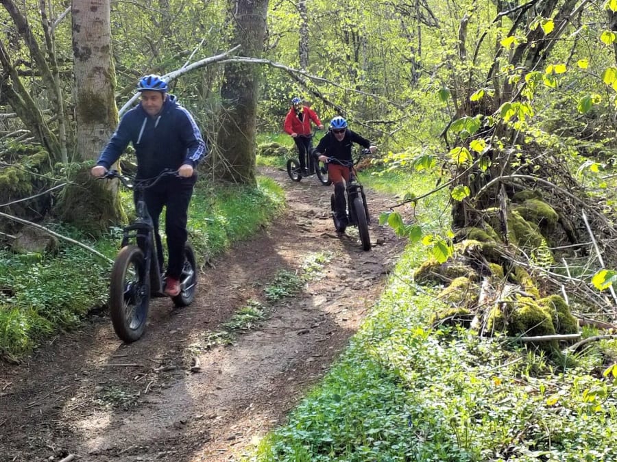 Balade guidée en trottinette électrique sur le Lac des Settons 