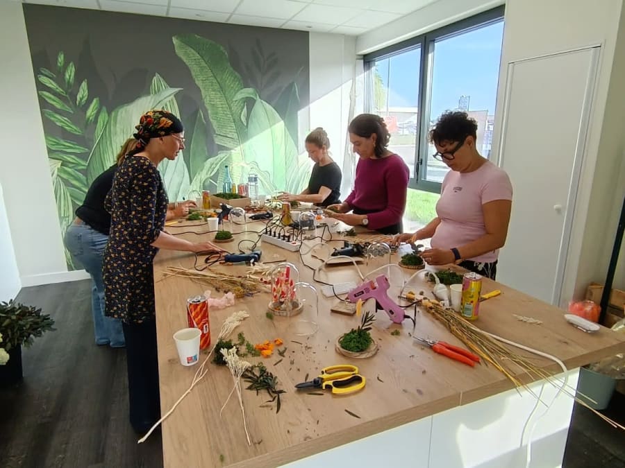 Atelier bouquet de fleurs séchées en cloche à Poitiers (86)