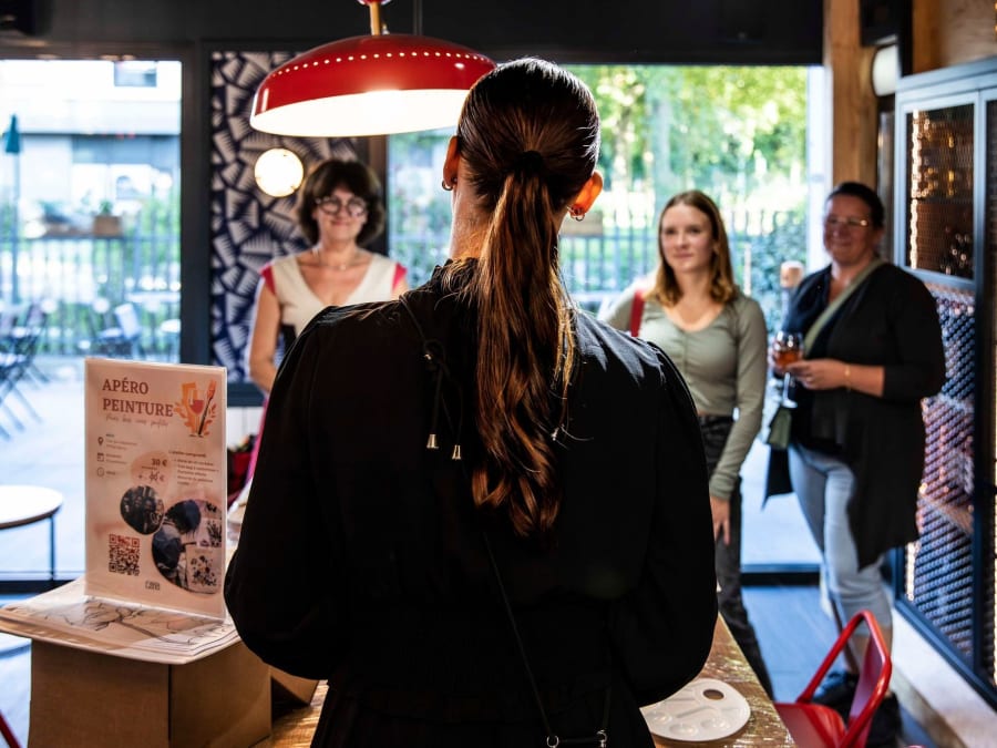 Atelier apéro peinture sur textile à domicile en IDF