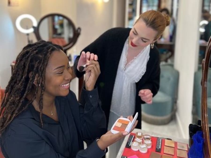 Cours de maquillage spécial EVJF à Lyon