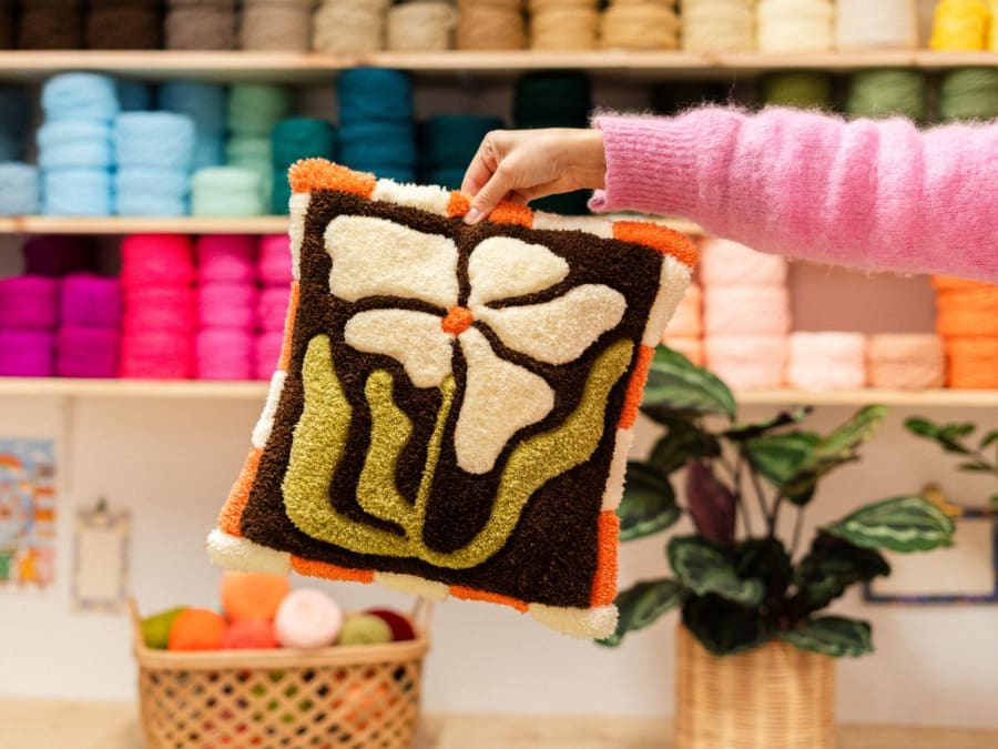 Tufting workshop to create a fluffy cushion in Bordeaux (33)