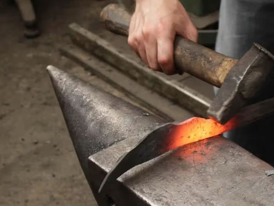 Workshop on Making a Fantasy Knife in Brissac-Loire-Aubance (49)