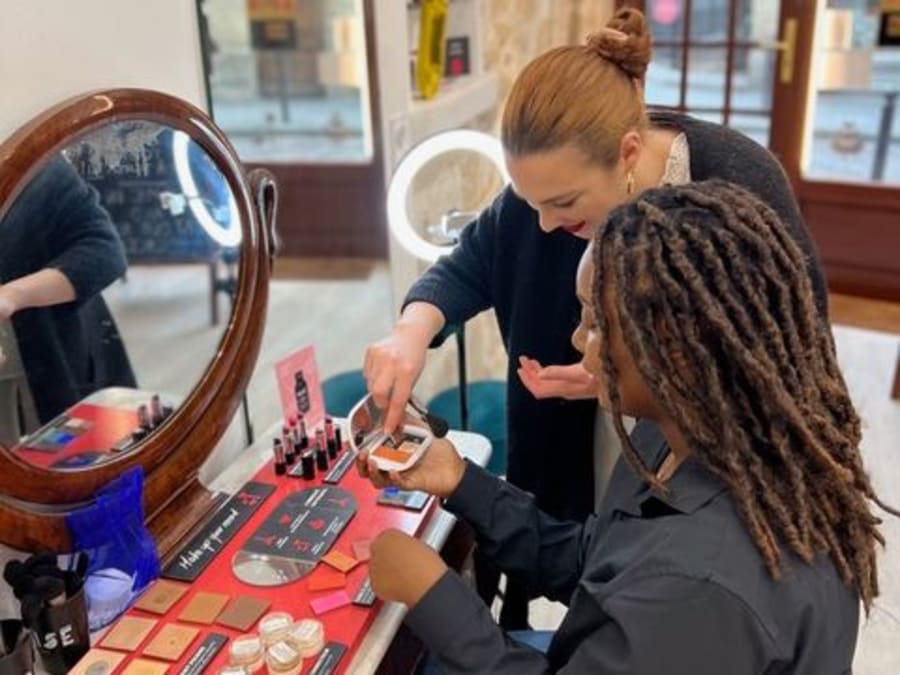 Team Building Atelier de maquillage à Lyon