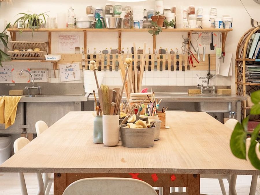 Atelier céramique création d'un duo de vases aux Lilas