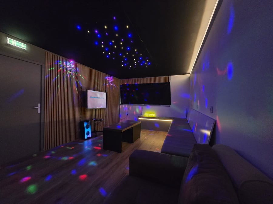 Karaoke in Nice (06)