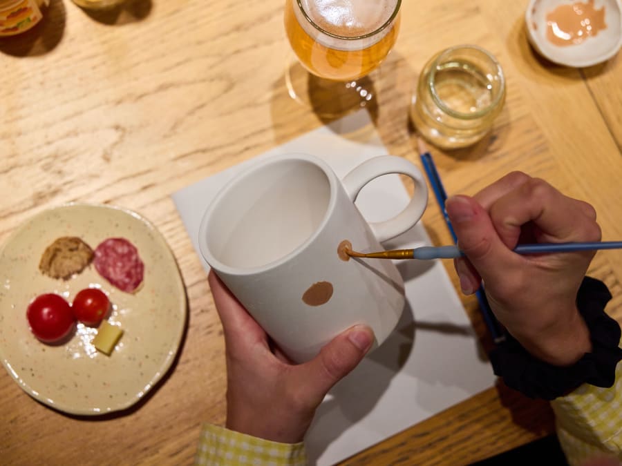 Apéro & peinture sur céramique à Paris 10ème