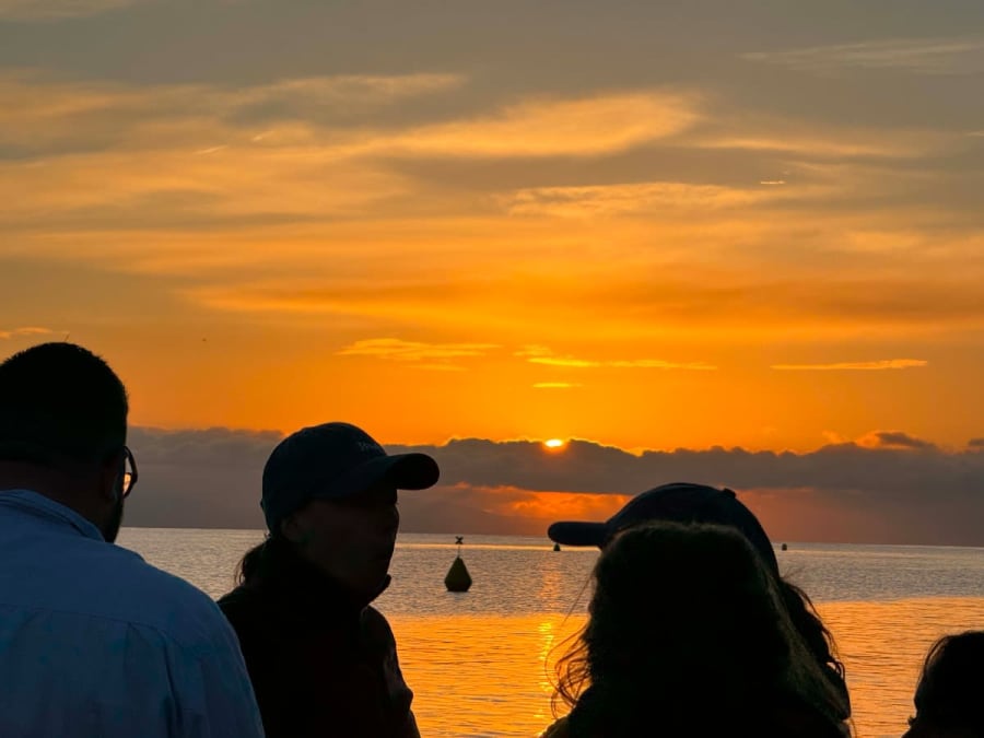 Sunrise boat cruise with breakfast, from Nice