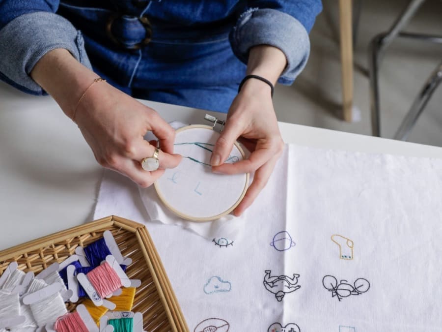 Stick-Workshop auf T-Shirts im 11. Arrondissement von Paris