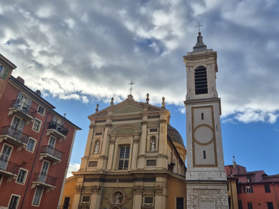 Kulinarischer Spaziergang rund um den Markt in der Altstadt von Nizza (06)