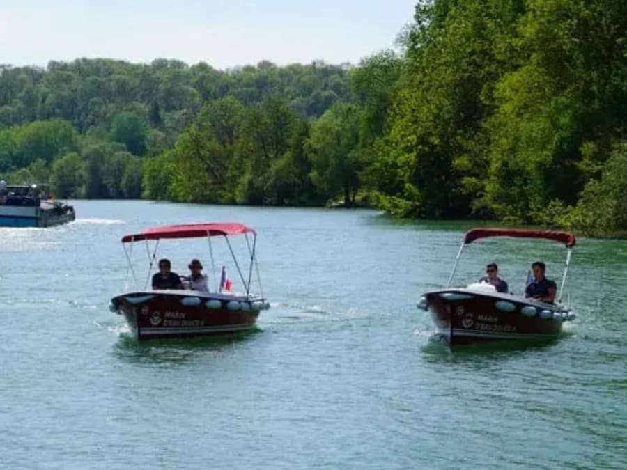 Location de bateau électrique (11 pers. max) à Cergy