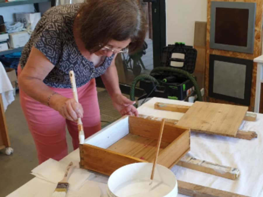 Furniture makeover workshop in Prayssas (47)