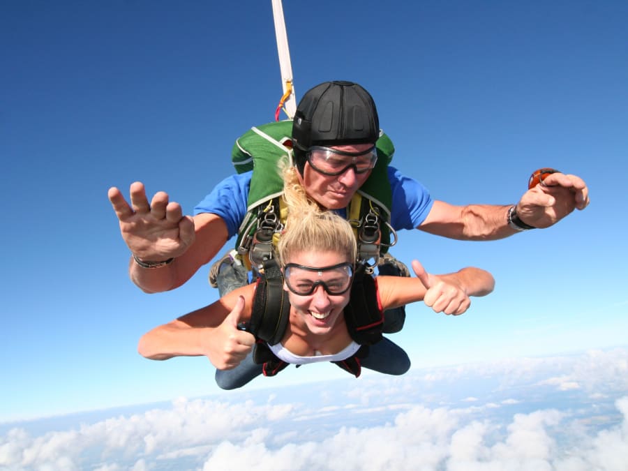 Saut en Parachute en tandem proche de Maubeuge (59)