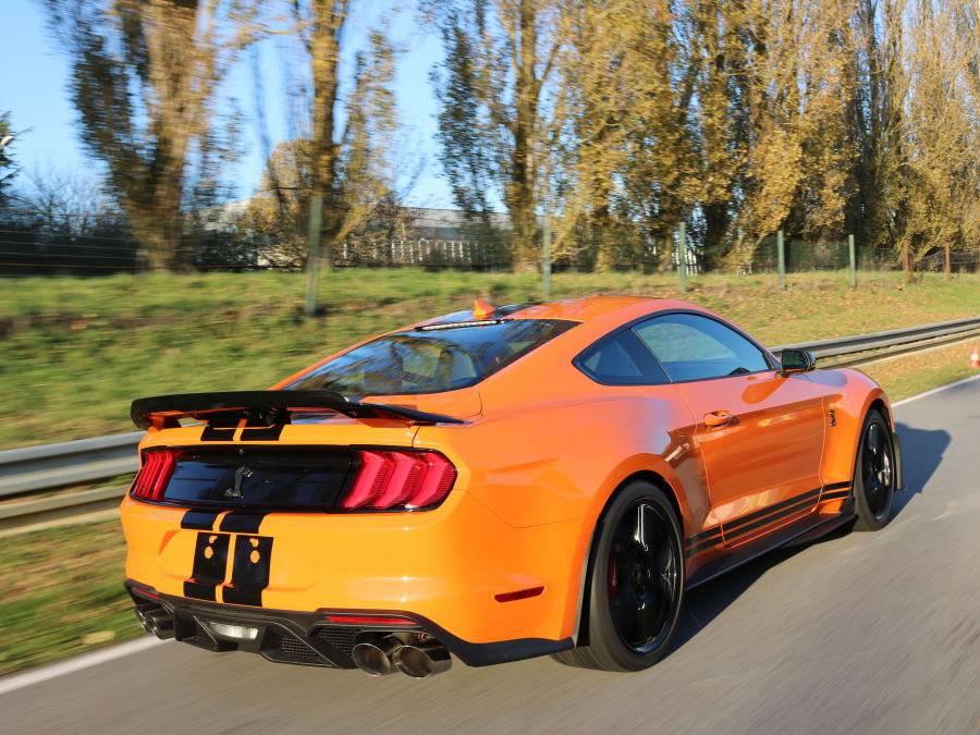 Experiencia de conducción del Ford Mustang Shelby GT500, Circuit