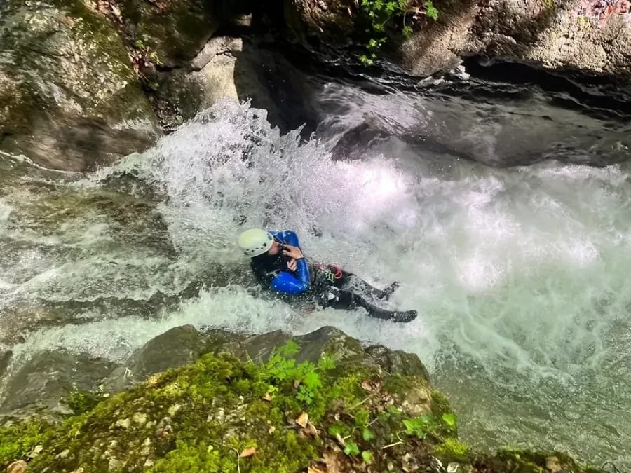 Barranquismo deportivo en el cañón del Angon (74)