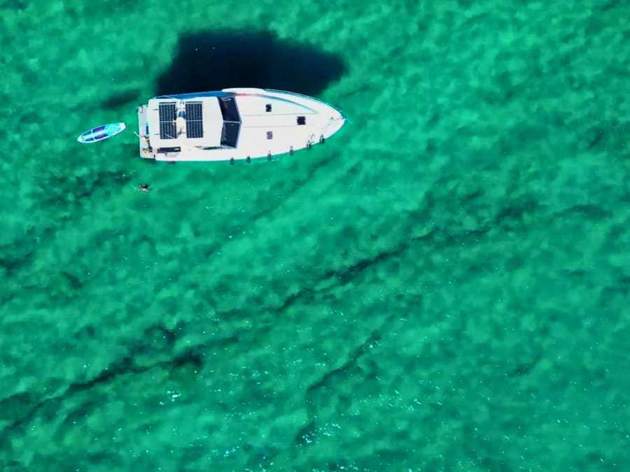Excursión privada en yate de lujo al Islote de Lobos desde Lanzarote (6 h)