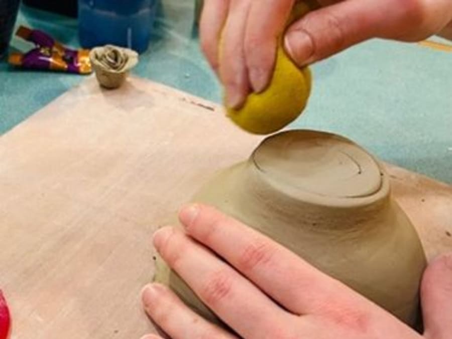 Atelier création d'un set de cuisine en argile à Paris 14ème