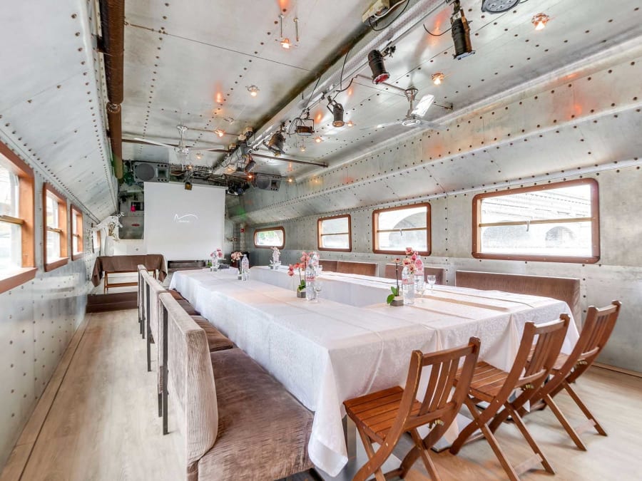 Péniche "La Baleine Blanche" à Paris 13ème