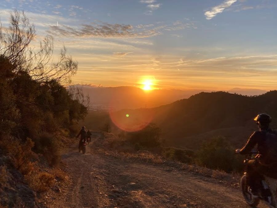 Tour guidato avventuroso in fuoristrada con bici elettrica a Malaga 