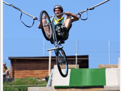 Saut à l’élastique sur tremplin à Saint-Jean-de-Sixt : Bun-J-Ride