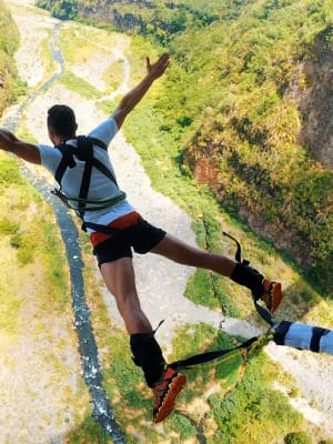 saut à l'élastique bordeaux