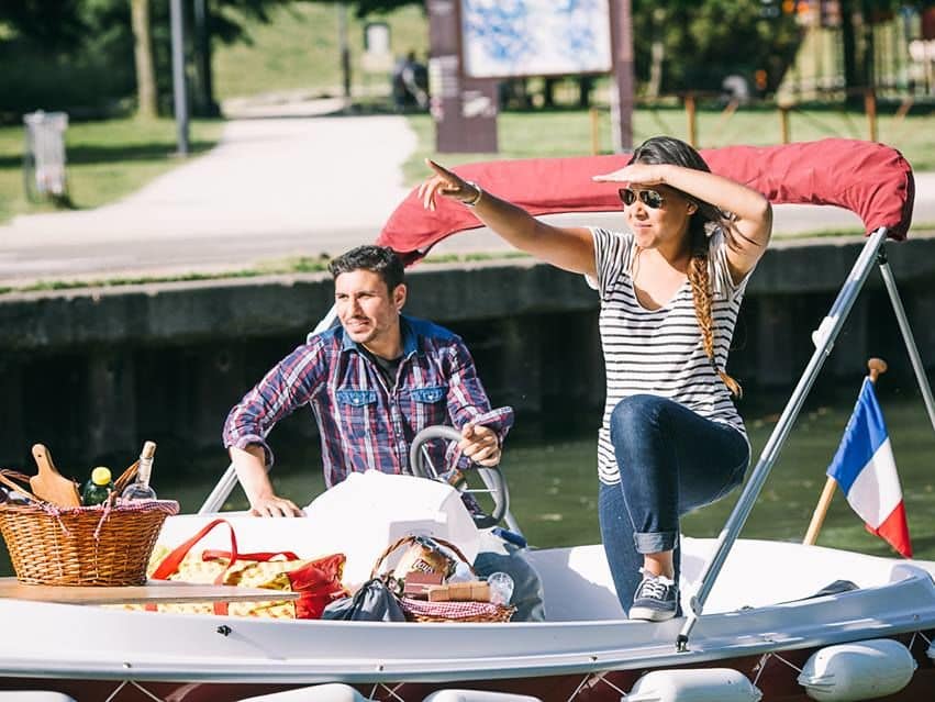 Location De Bateau Electrique Sur Le Canal De L Ourcq 75019 Funbooker