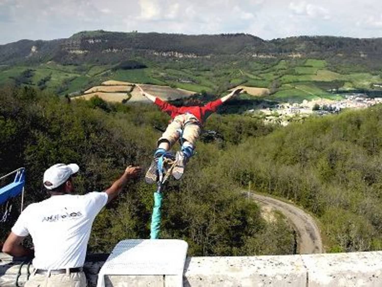 Saut à l'élastique au Viaduc SaintEulaliedeCernon avec Antipodes Sport