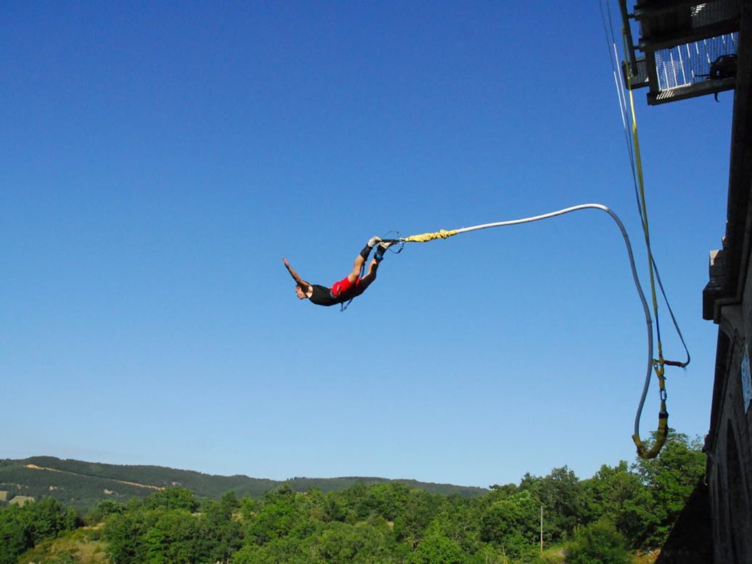 Saut à l'élastique au Viaduc SaintEulaliedeCernon avec Antipodes Sport