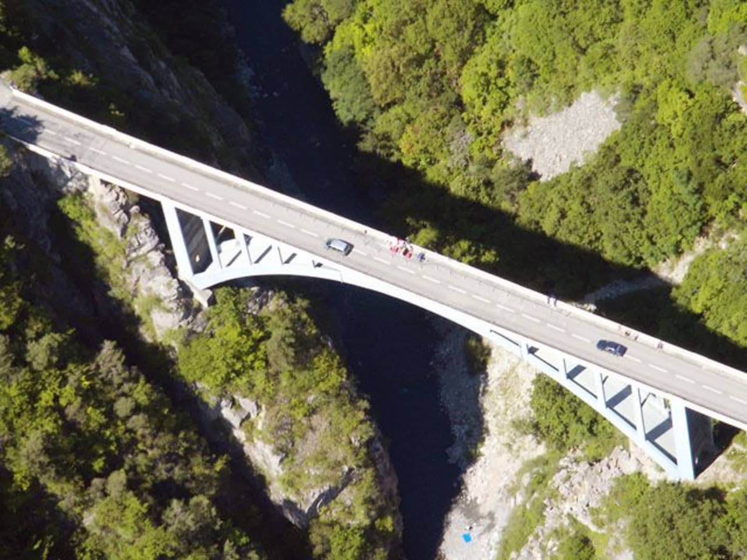 Saut A L Elastique Pont De Ponsonnas