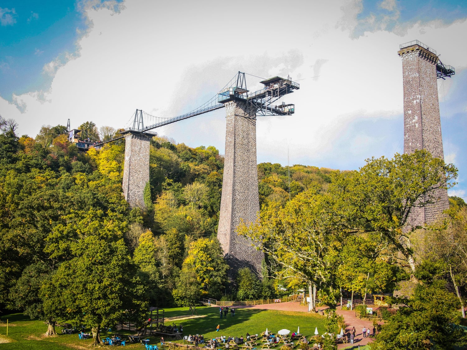 Tyrolienne géante depuis le Viaduc de la Souleuvre : AJ Hackett - Carville