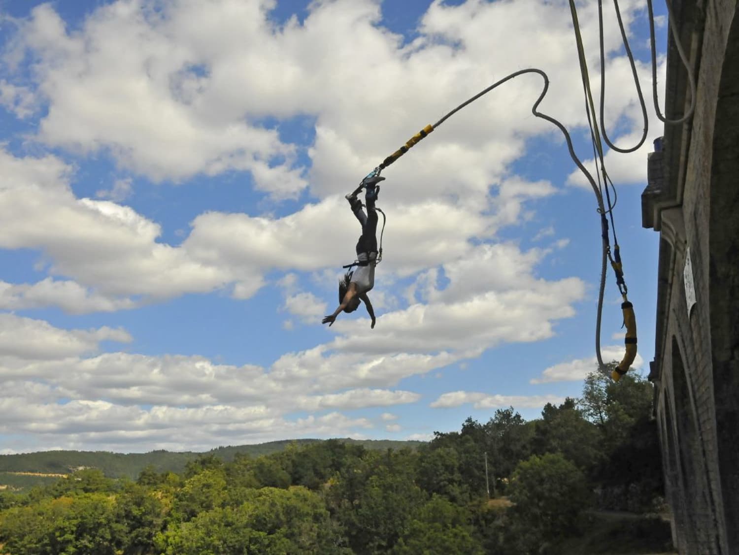 Saut à l'élastique au Viaduc SaintEulaliedeCernon avec Antipodes Sport