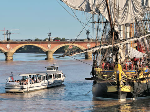 Croisière en Péniche sur la Garonne à  Bordeaux