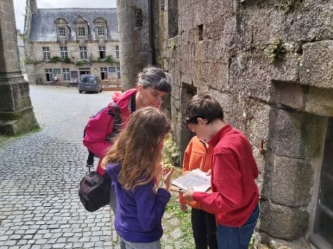 Jeu de Piste à  Locronan (29)