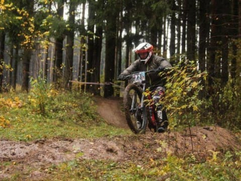 Descente à  VTT Enduro à  Arreau (65)
