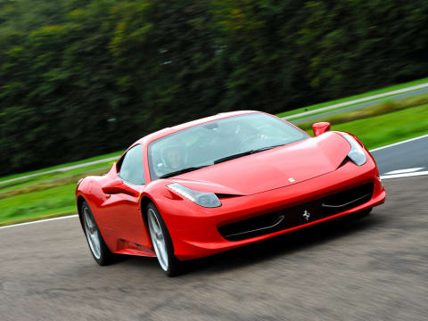 Stage de Pilotage en Ferrari 458 au Circuit JP Beltoise (78)