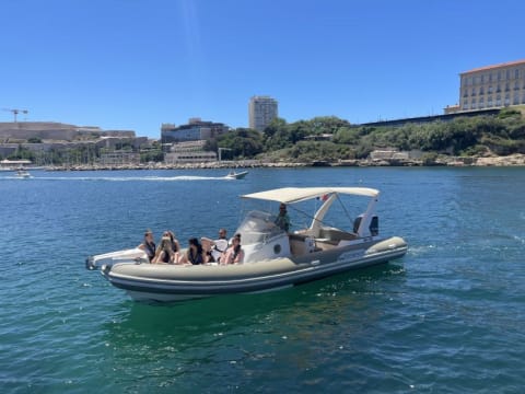 Balade en semi-rigide au départ du Vieux-Port de Marseille (13)