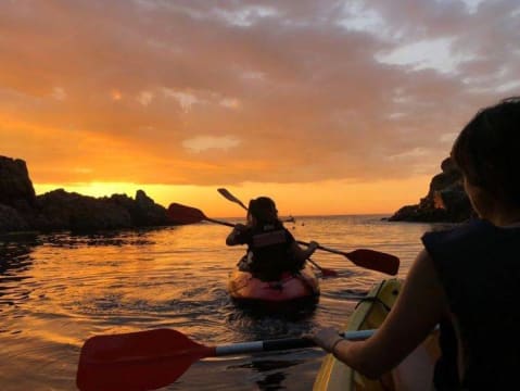 Location de Kayak à  Marseille encadrée au coucher du Soleil
