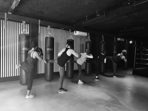 EVG/EVJF Punchy dans une salle de Boxe à  Alfortville (94)