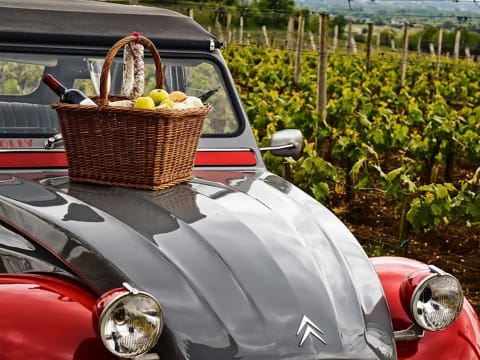 Visite privée du vignoble de Saint-Emilion en 2CV