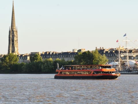 Croisière en bateau à  Bordeaux (33)