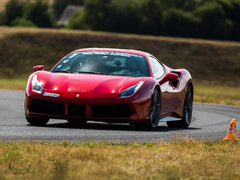 Stage de Pilotage Ferrari 488 GTB au Circuit du Mans (72)