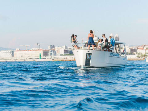 Après-midi en bateau privatisé dans les Calanques de Marseille