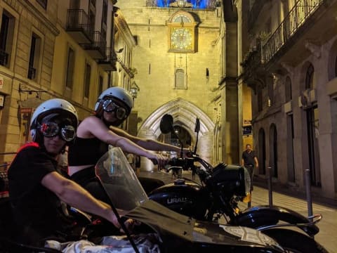 Balade en Side-Car de Nuit à  Bordeaux (33)