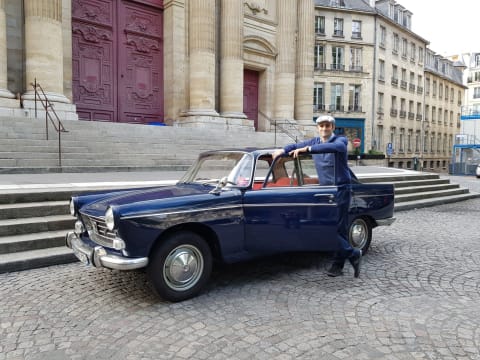 Balade en voiture de collection "Paris Insolite"