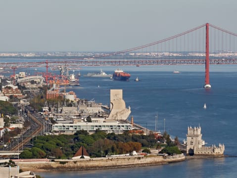 Vol en hélicoptère dans le ciel de Lisbonne
