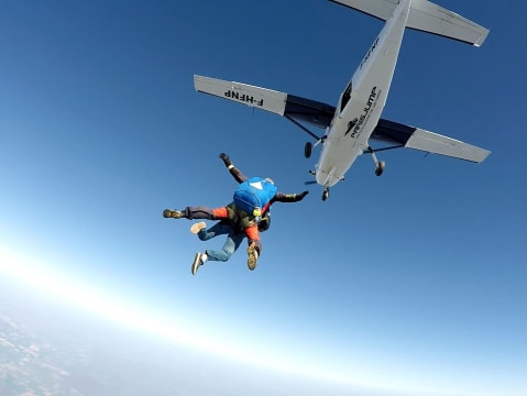 Saut en Parachute en tandem à  Auxerre