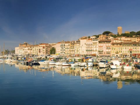 Visite guidée privée à  pied de Cannes (06)