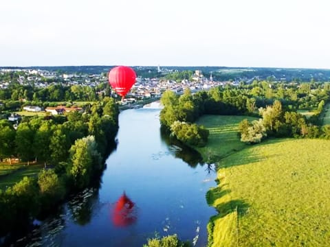 Vol en Montgolfière au-dessus du Château de Saumur (49)