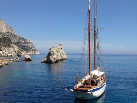 Soirée cocktail en Voilier au soleil couchant à  Marseille (13)