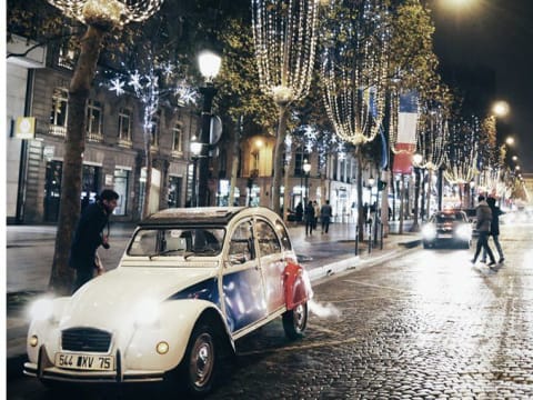 Balade en 2CV à  Paris