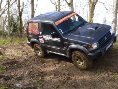 Stage Journée de pilotage 4x4 en off-road près de Paris